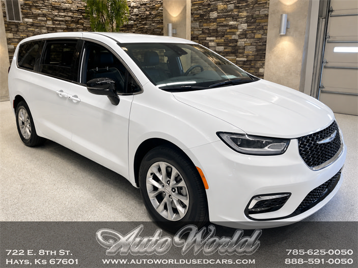 Used 2026 Chrysler Pacifica Limited Van Passenger Van