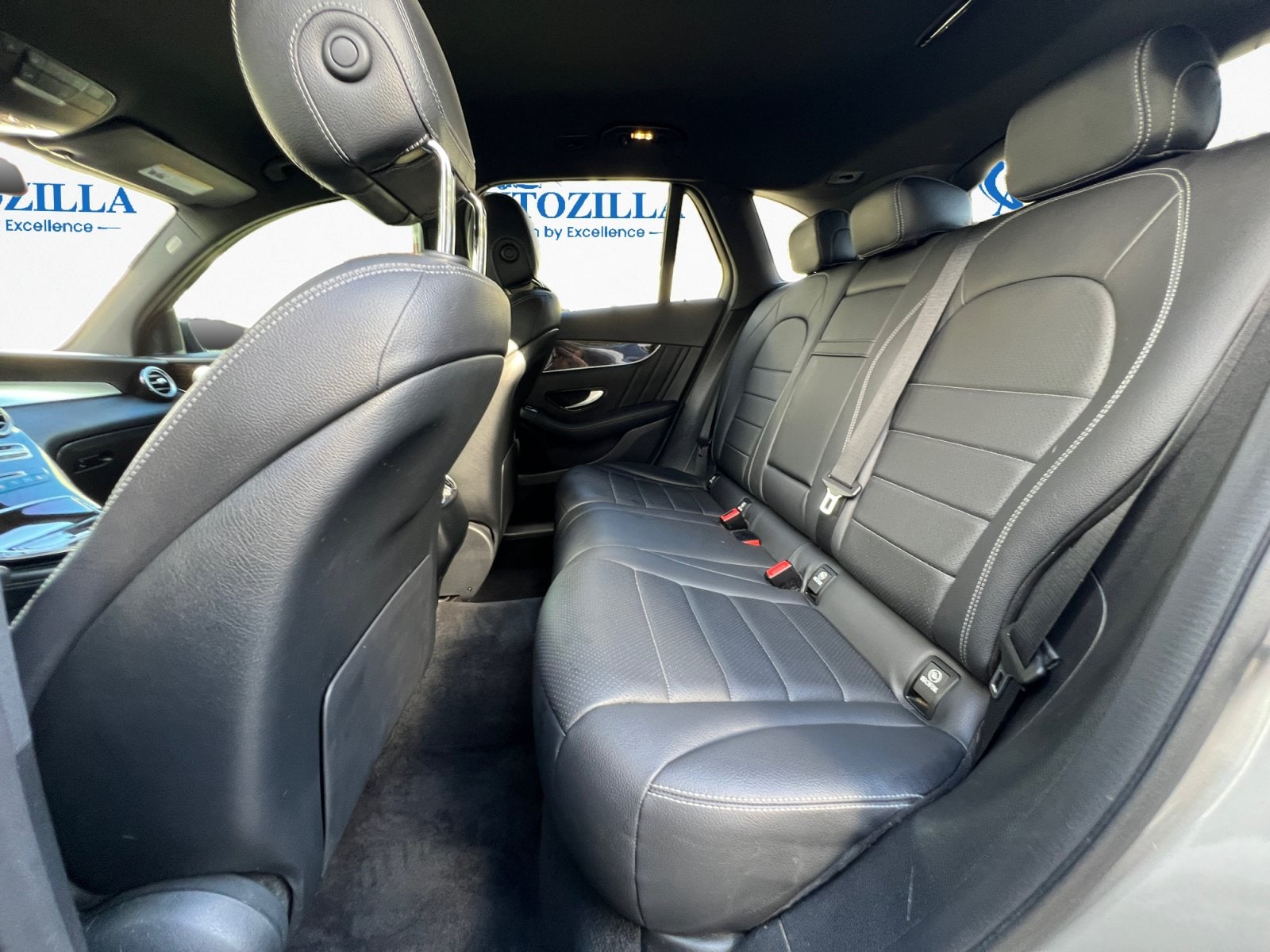 2019 Mercedes-Benz GLC GLC300 - Photo 10
