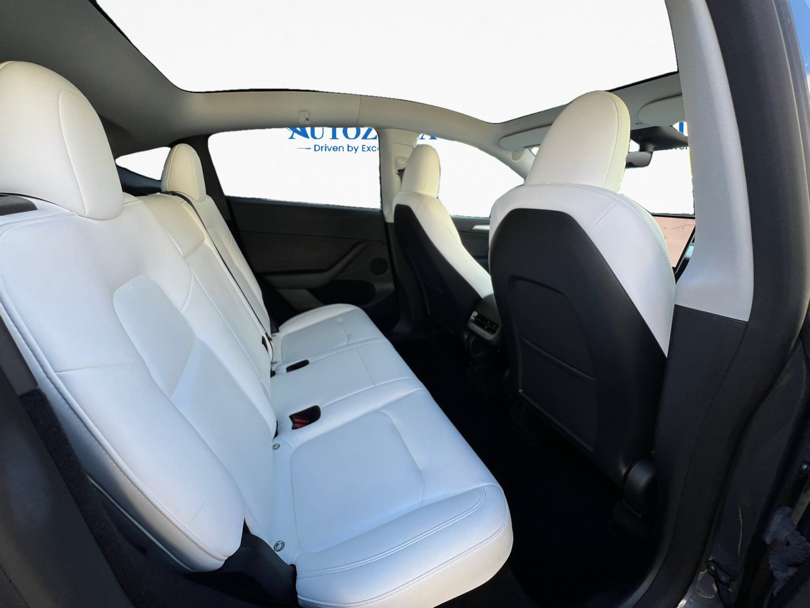 2023 Tesla Model Y Long Range - Photo 12