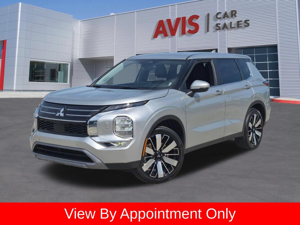 2025 Mitsubishi Outlander SE