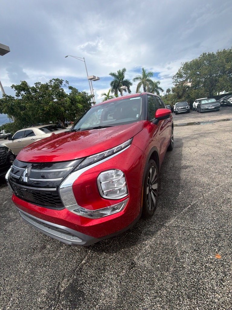 2025 Mitsubishi Outlander SE