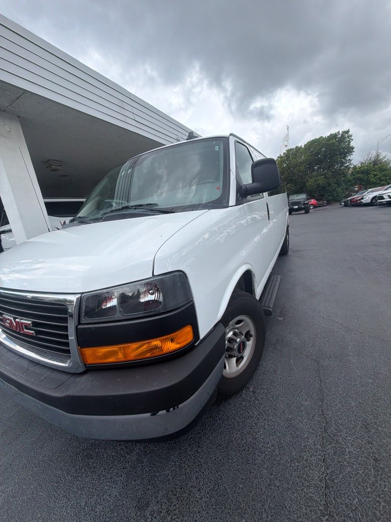 2025 GMC Savana Passenger