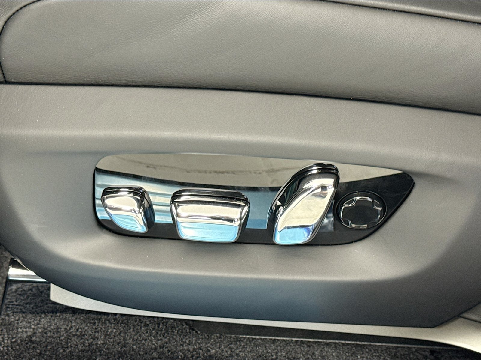 2026 Rolls-Royce Ghost Black Badge - Photo 21