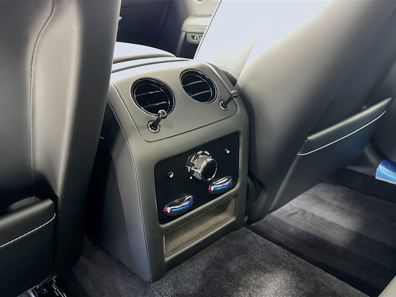 2026 Rolls-Royce Ghost Black Badge - Photo 28