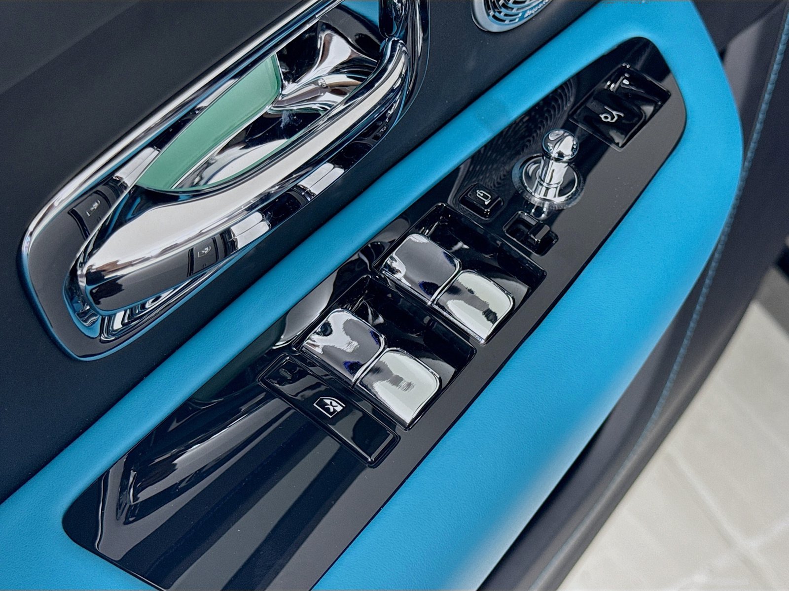 2026 Rolls-Royce Cullinan Base - Photo 18