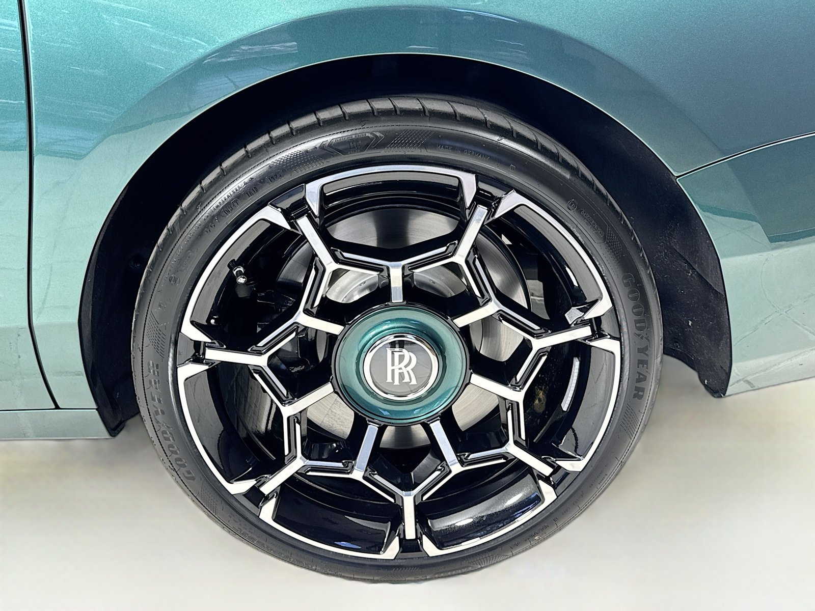 2026 Rolls-Royce Ghost Black Badge - Photo 11