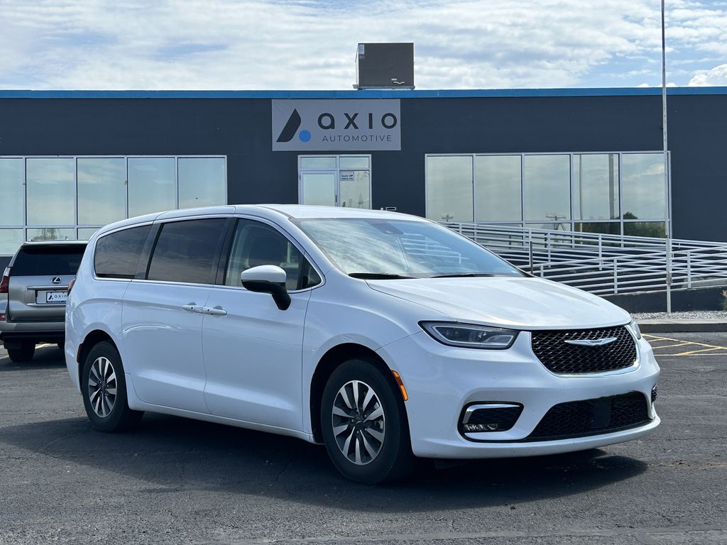 2023 Chrysler Pacifica Hybrid