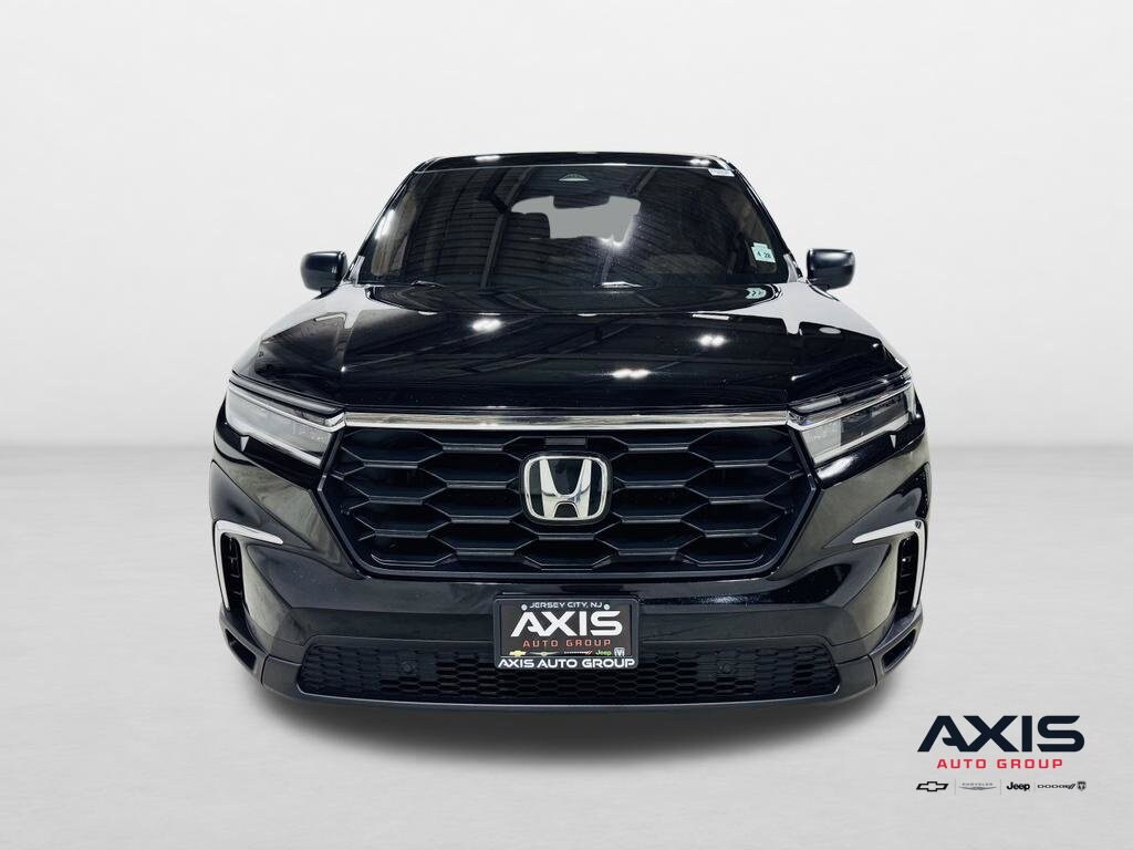 Used 2023 Honda Pilot LX SUV