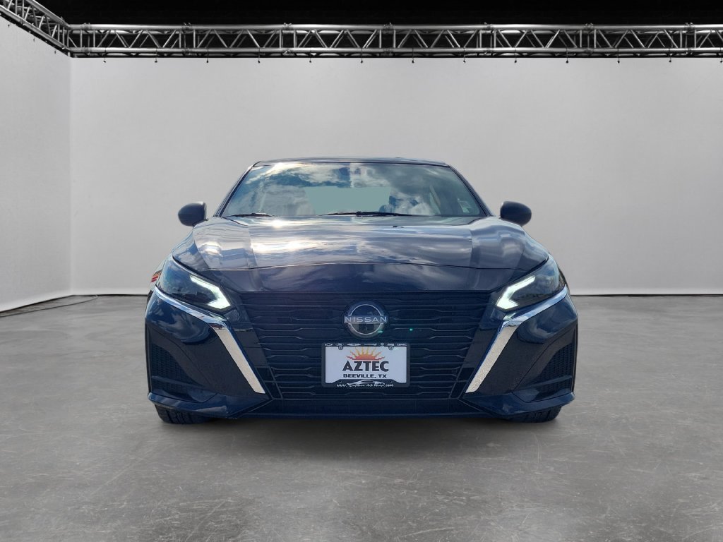 Used 2024 Nissan Altima 2.5 SV Sedan