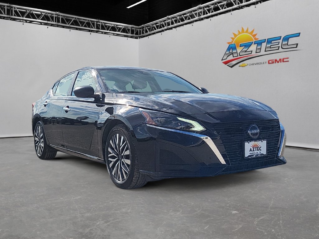 Used 2024 Nissan Altima 2.5 SV Sedan