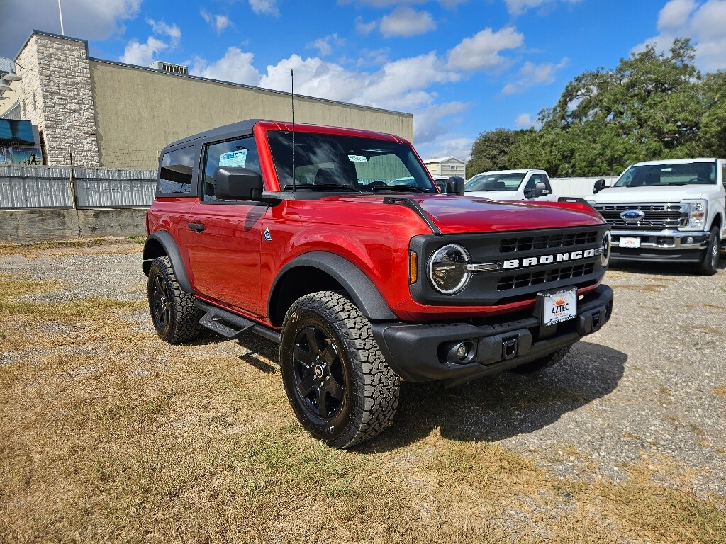 New 2024 Ford Bronco Black Diamond SUV