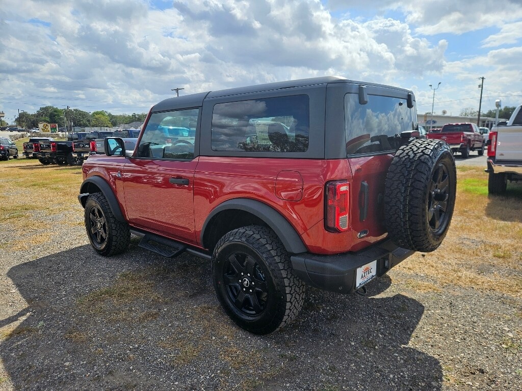 New 2024 Ford Bronco Black Diamond SUV