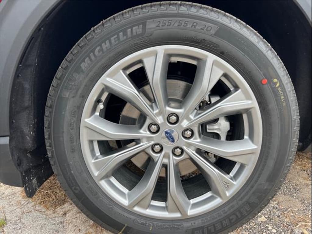 New 2024 Ford Explorer XLT SUV