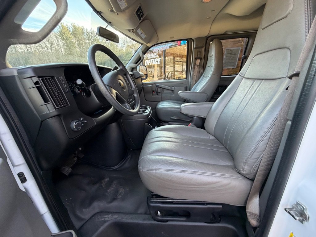 2019 Chevrolet Express Passenger LS - Photo 21