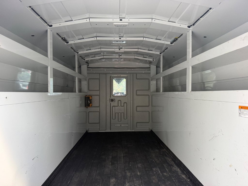 2022 Ford Transit Cutaway Base - Photo 17