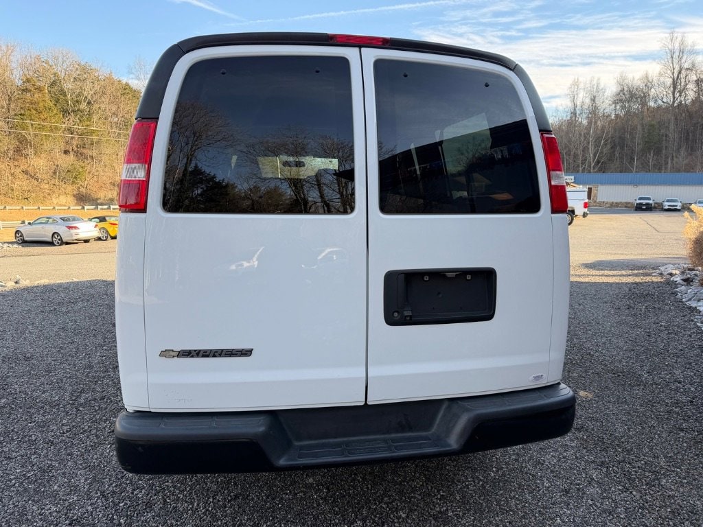 2019 Chevrolet Express Passenger LS - Photo 4