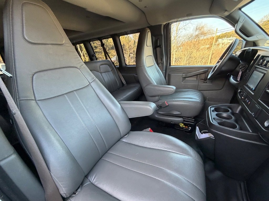 2019 Chevrolet Express Passenger LS - Photo 20