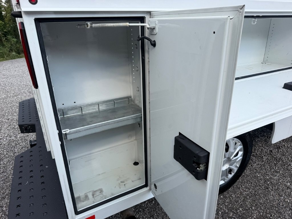 2022 Ford Transit Cutaway Base - Photo 15