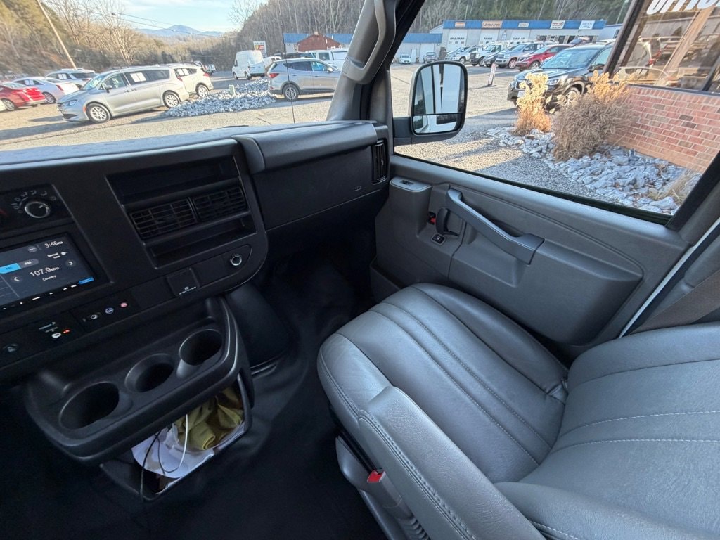 2019 Chevrolet Express Passenger LS - Photo 16