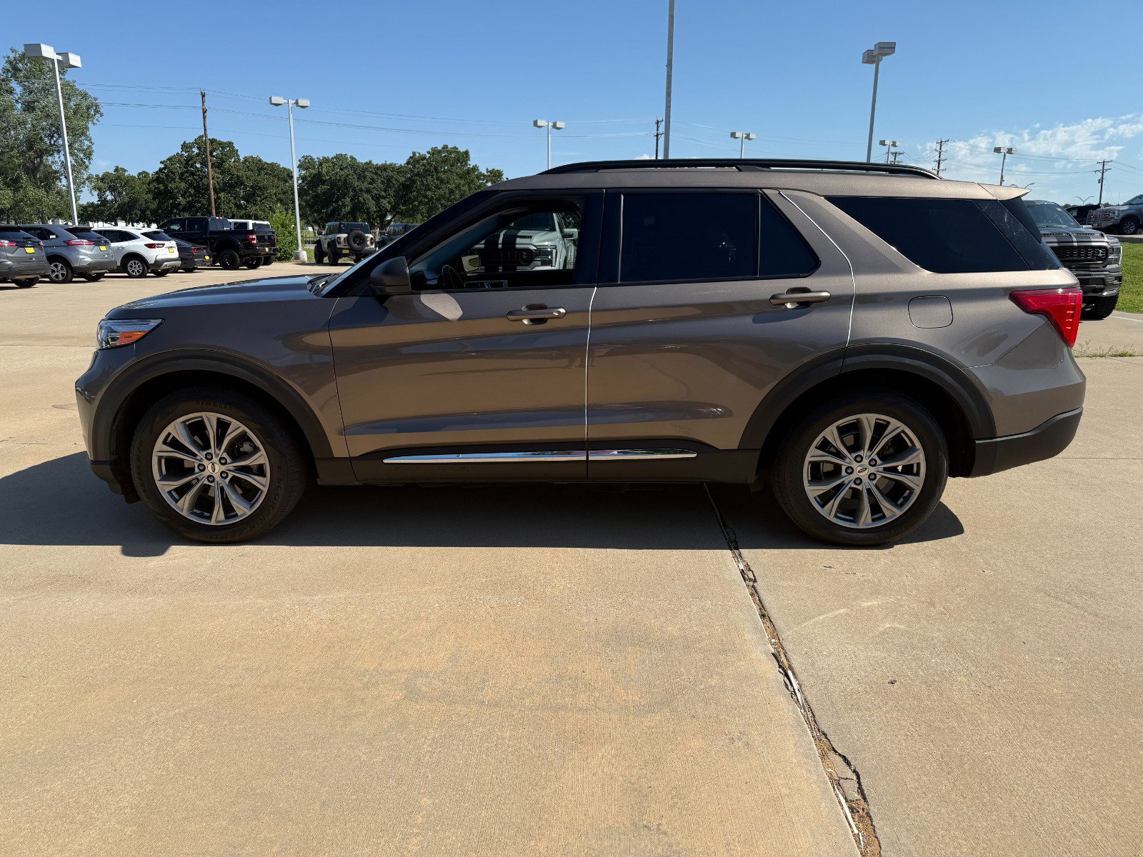 2021 Ford Explorer XLT - Photo 8