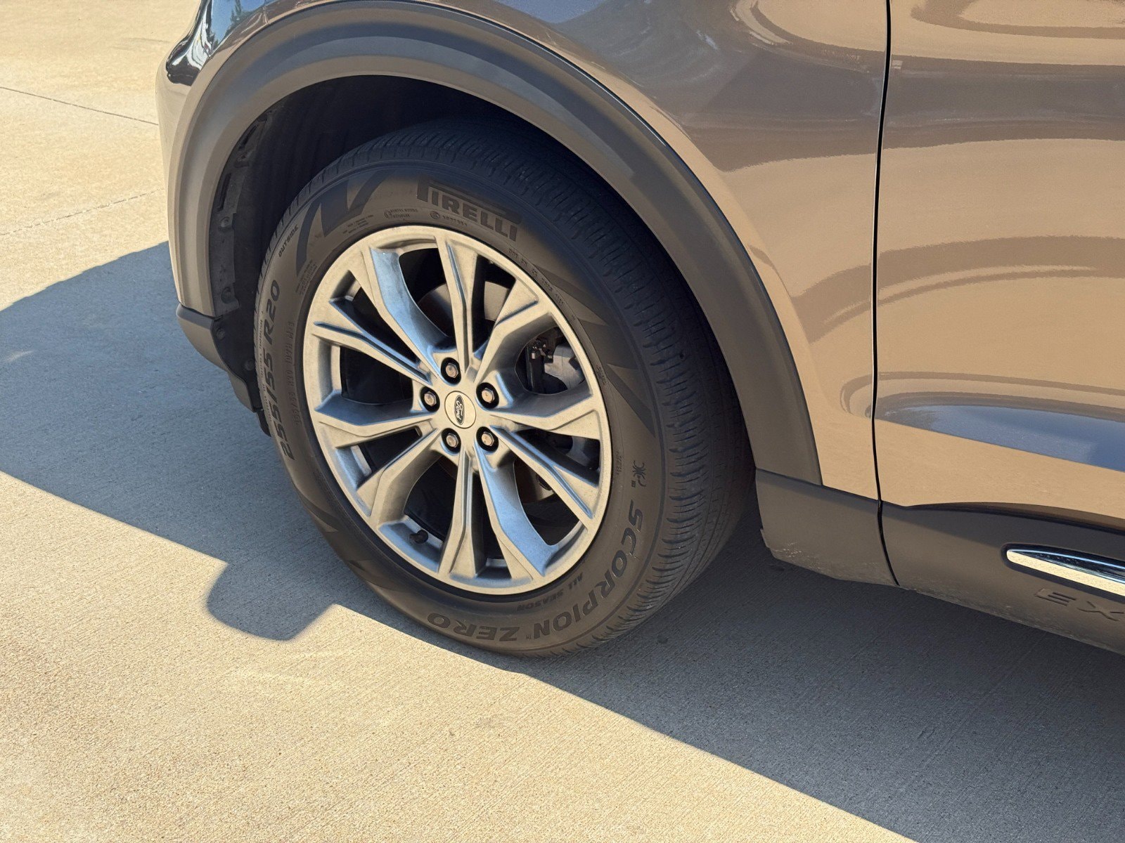 2021 Ford Explorer XLT - Photo 9