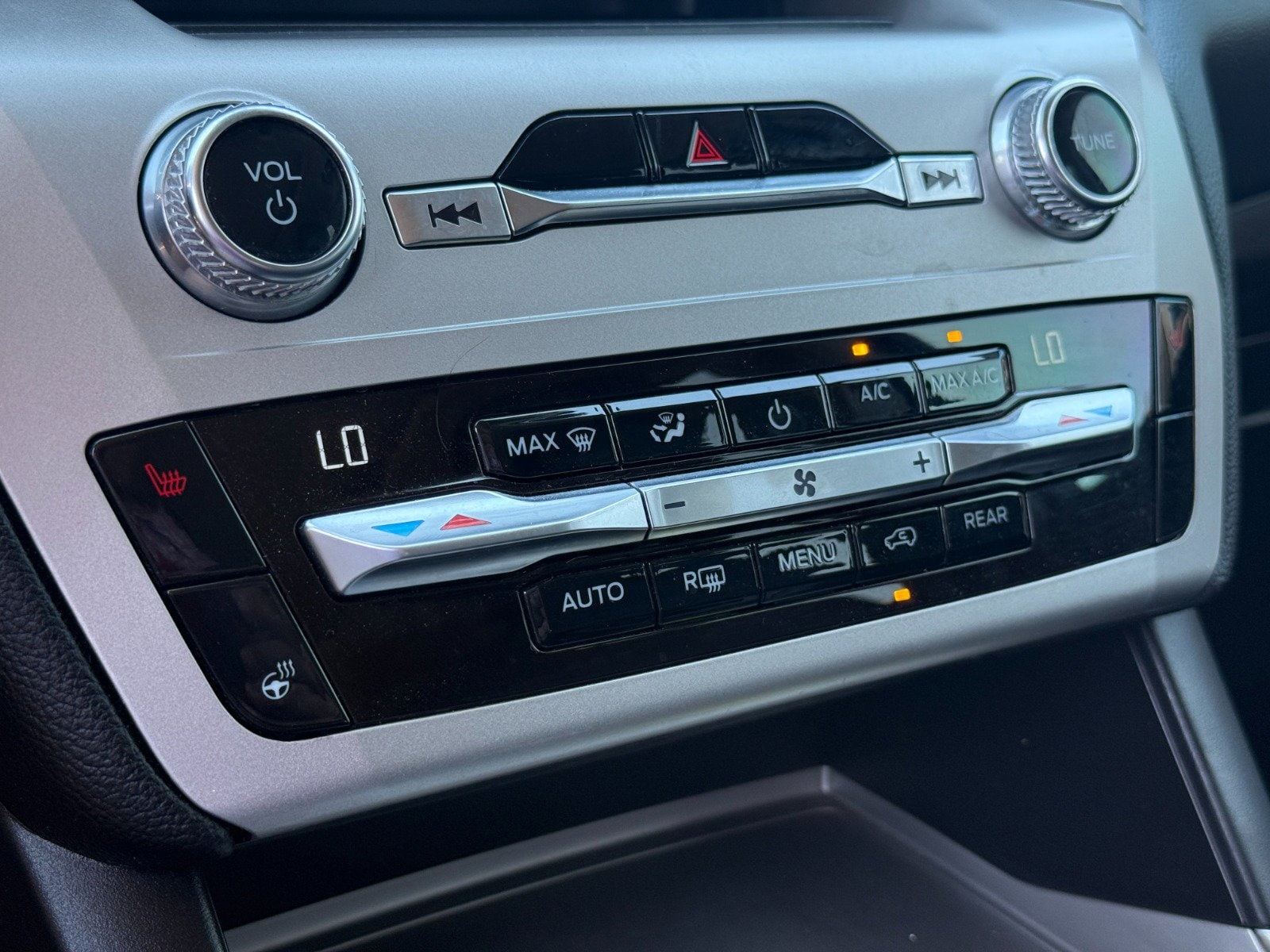 2021 Ford Explorer XLT - Photo 14