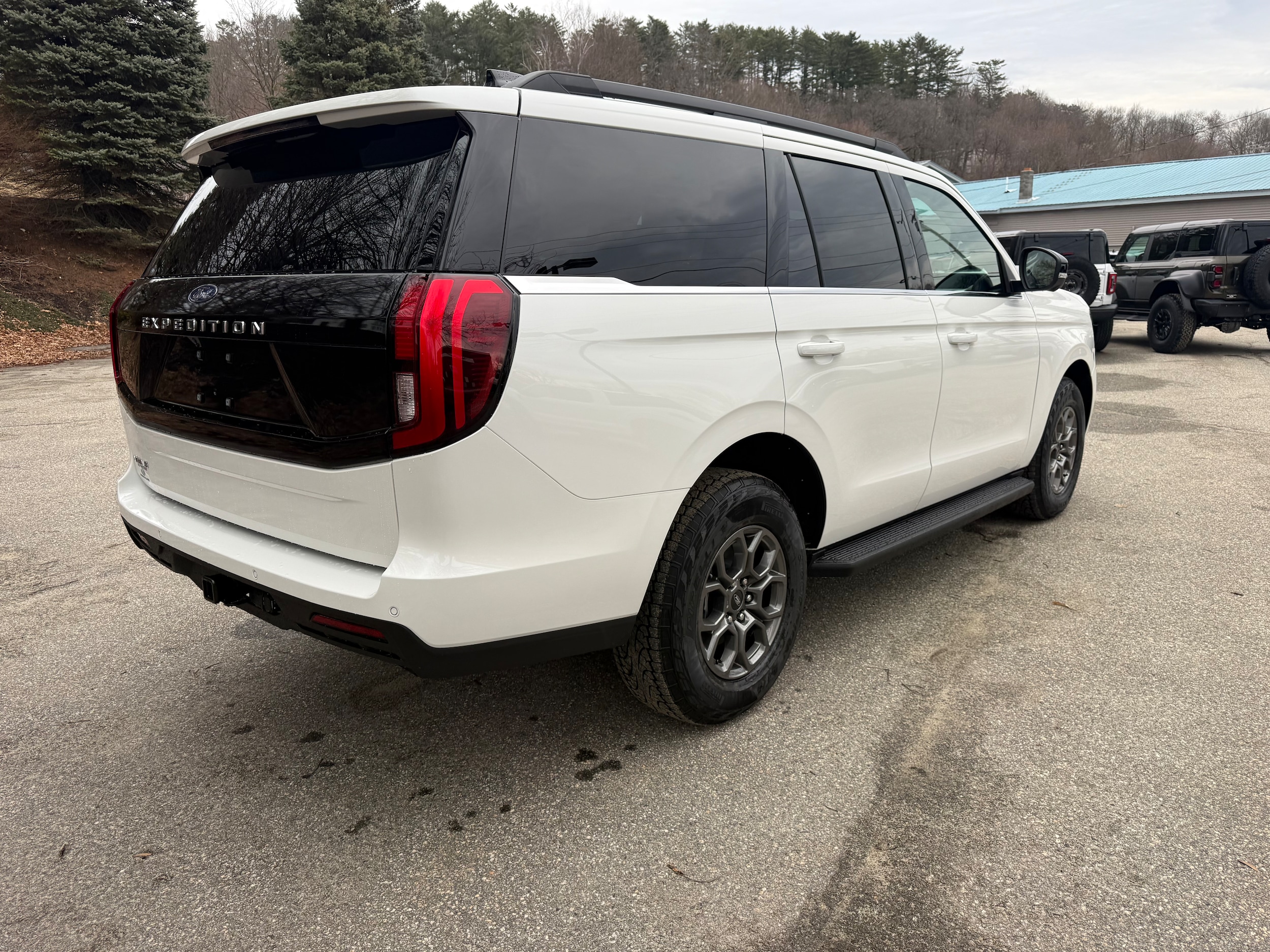 2026 Ford Expedition Active - Photo 5