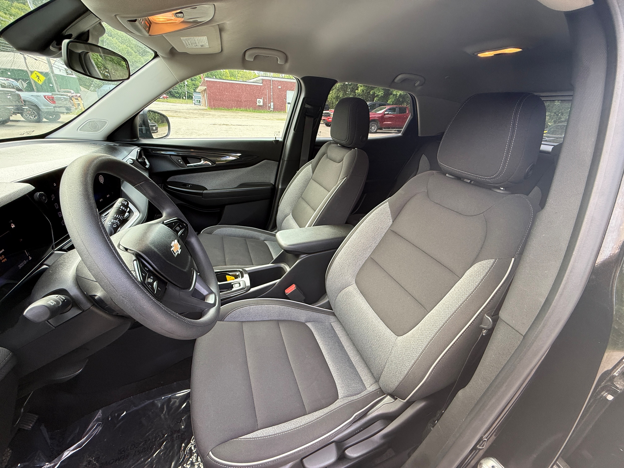 2025 Chevrolet Trailblazer LT - Photo 10