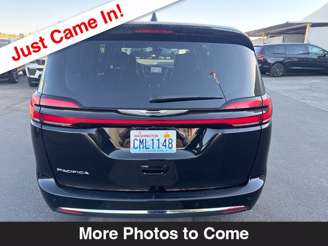 Used 2024 Chrysler Pacifica Touring L Minivan/Van