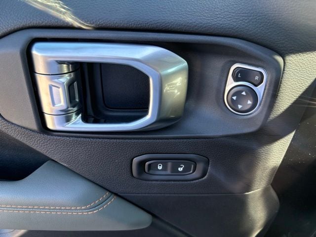 2026 Jeep Gladiator Mojave - Photo 14