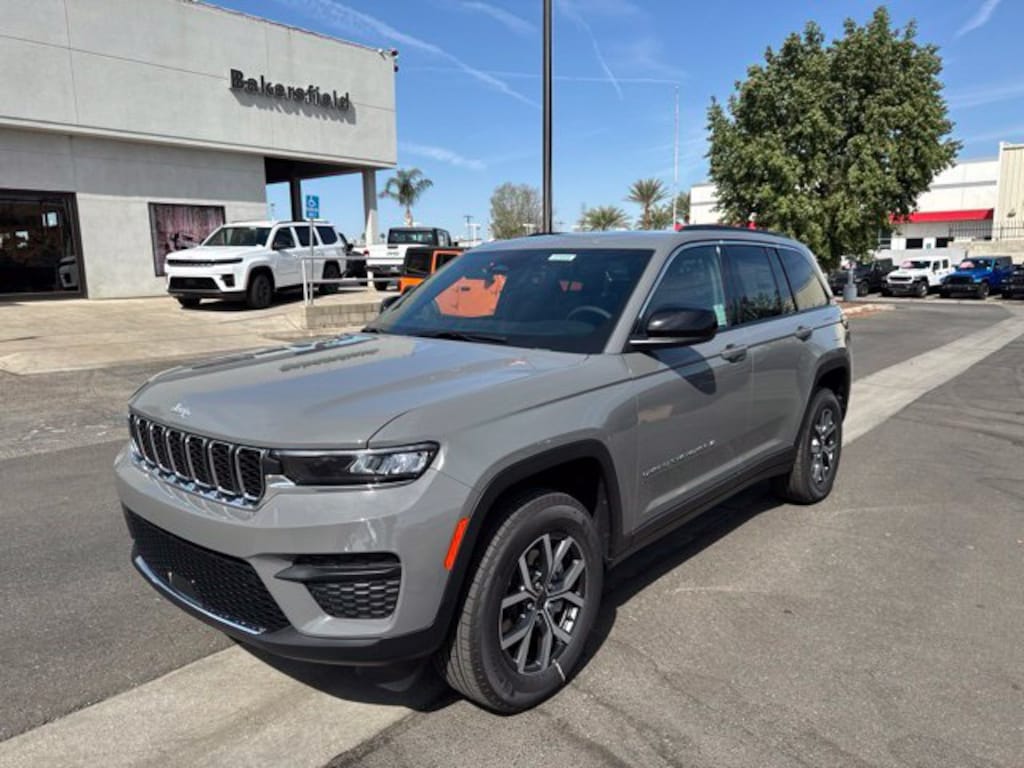 New 2027 Jeep Grand Cherokee LAREDO X 4X2 Sport Utility