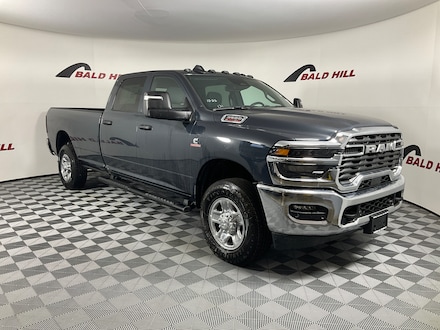 2026 Ram 3500 TRADESMAN CREW CAB 4X4 8' BOX Pickup