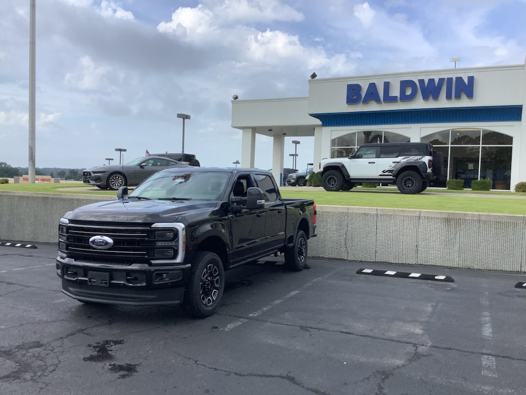 New 2026 Ford F-350 Platinum Truck Crew Cab