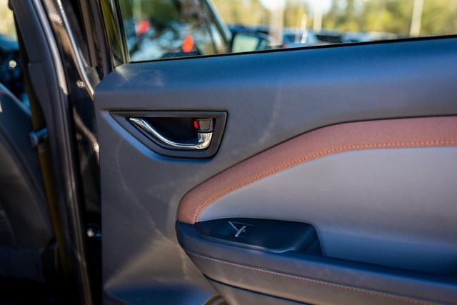 2025 Subaru Forester Sport - Photo 16