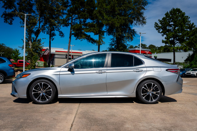 Used 2018 Toyota Camry SE