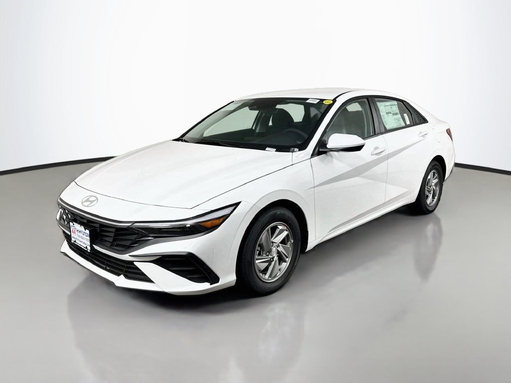 New 2026 Hyundai Elantra SE Sedan