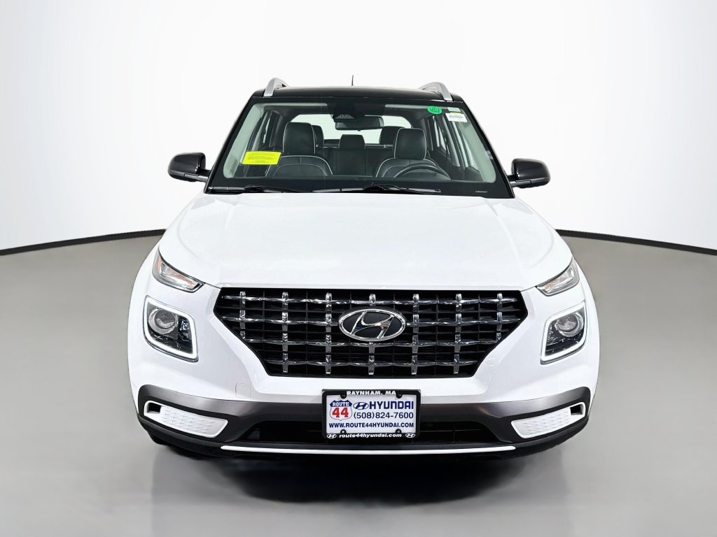 2024 Hyundai Venue Limited - Photo 11
