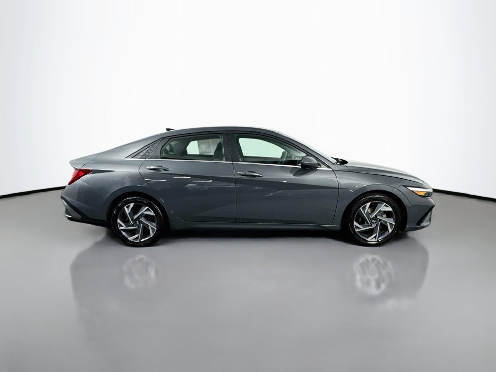 2025 Hyundai Elantra SEL - Photo 9