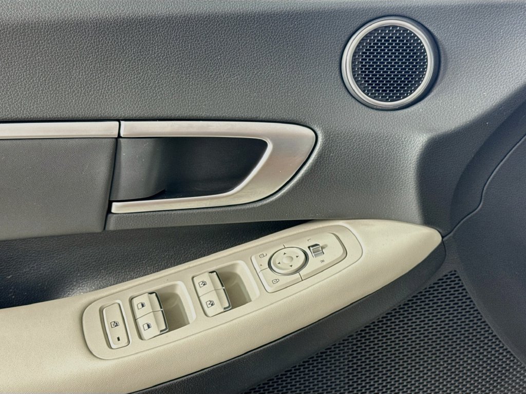 2024 Hyundai Sonata SEL - Photo 13