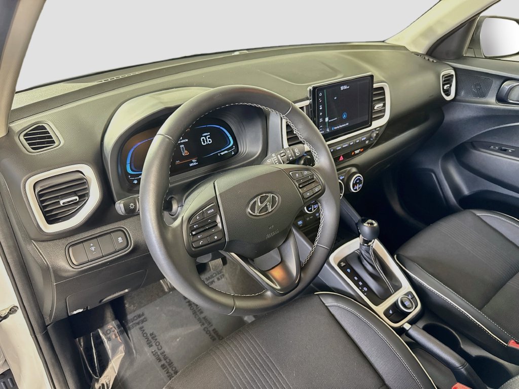 2024 Hyundai Venue Limited - Photo 18