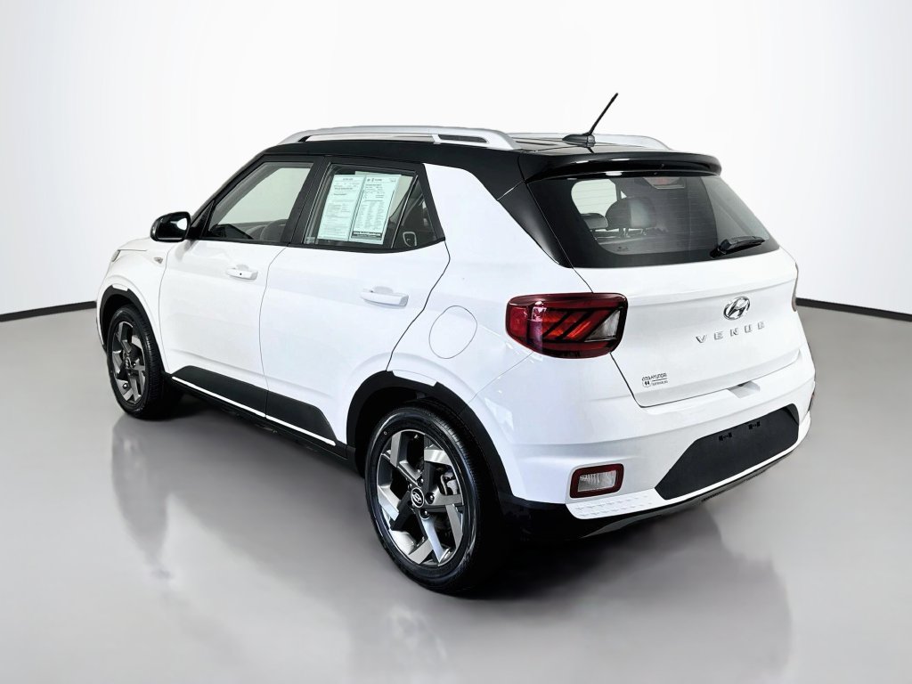 2024 Hyundai Venue Limited - Photo 6