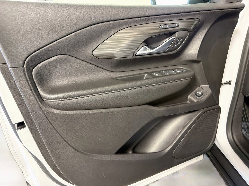 2024 GMC Terrain SLT - Photo 13