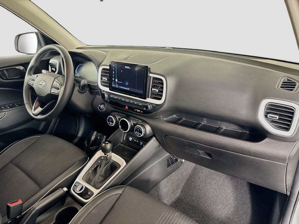 2024 Hyundai Venue Limited - Photo 30