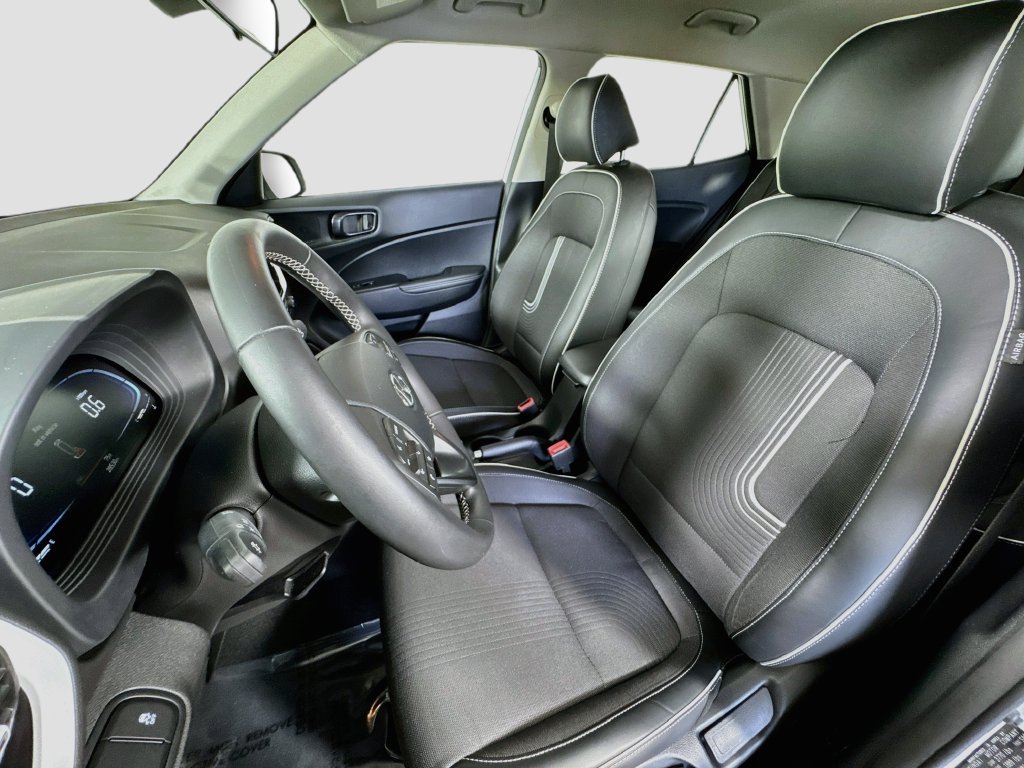 2024 Hyundai Venue Limited - Photo 17