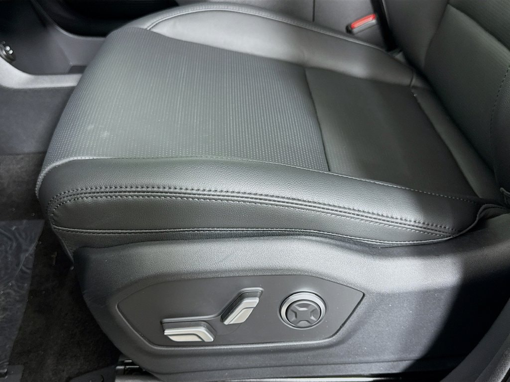 2026 Hyundai Santa Fe Limited - Photo 16