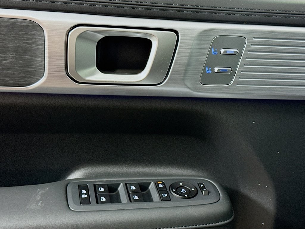 2026 Hyundai Santa Fe Limited - Photo 14
