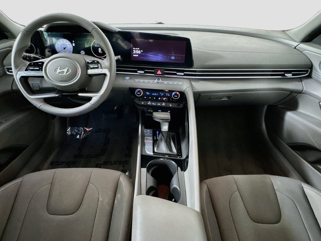 2025 Hyundai Elantra SEL - Photo 24