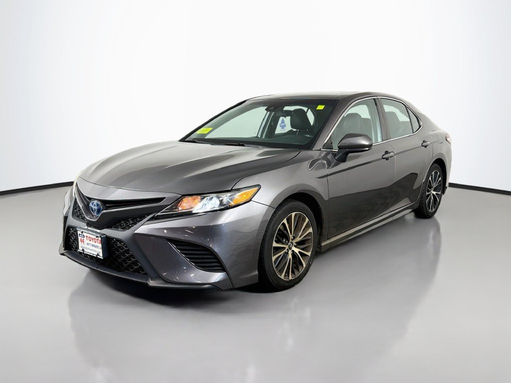 Used 2019 Toyota Camry SE Sedan