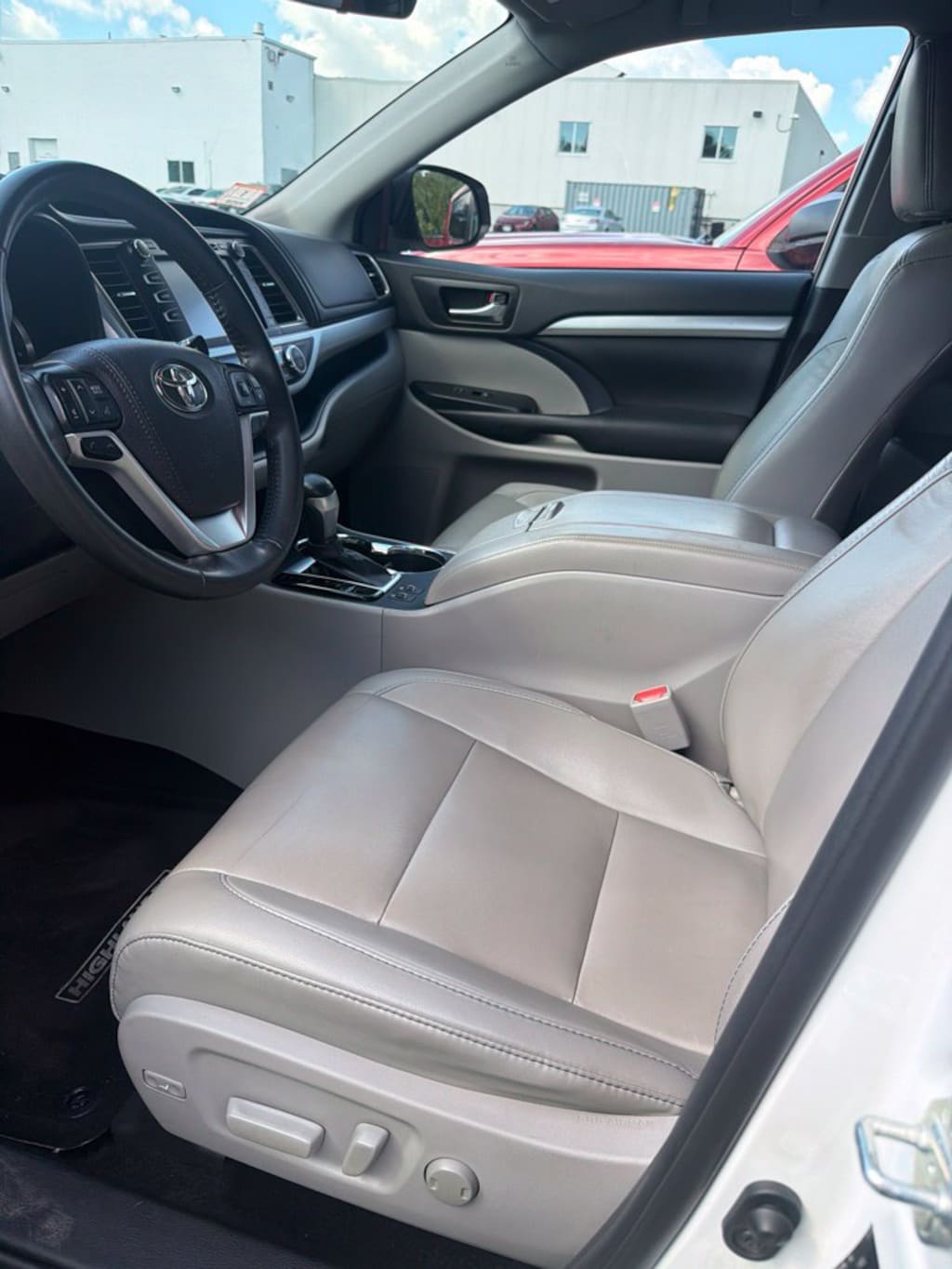 Used 2019 Toyota Highlander XLE SUV