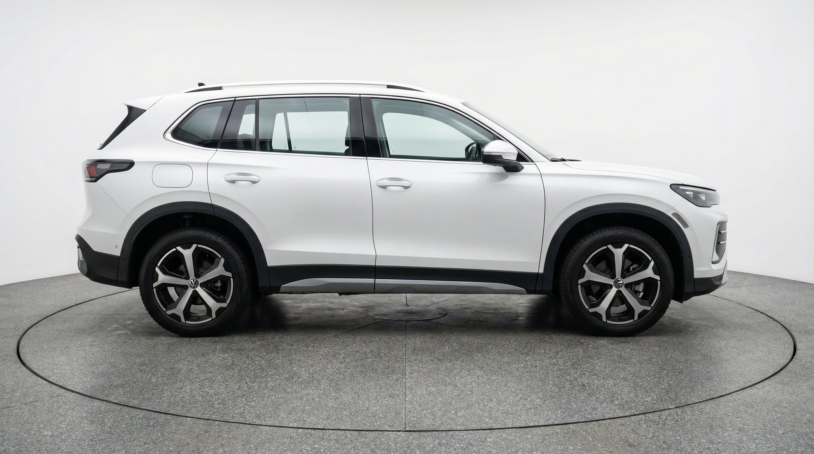 Thumbnail: 2026 Volkswagen Tiguan - 10